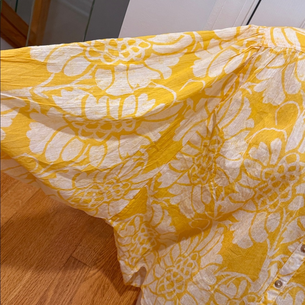 The Sydney Batwing Blouse by Pilcro Floral Yellow and White Women's Top M - Picture 6 of 13
